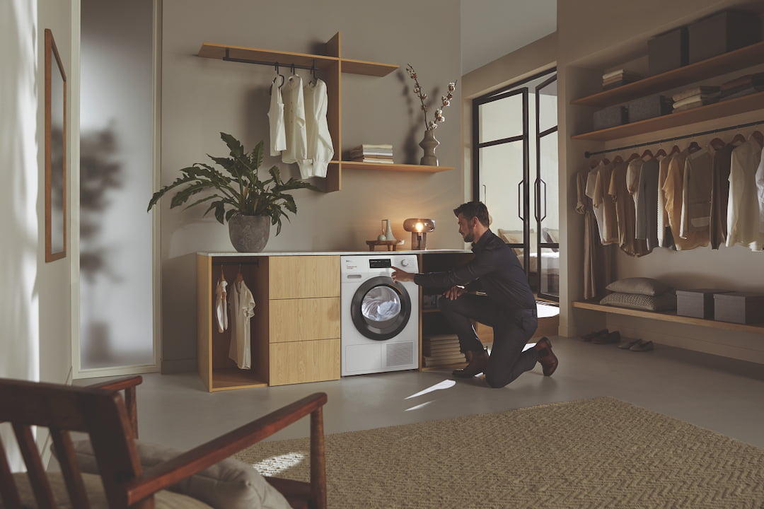 Unterschied Wärmepumpentrockner & Kondenstrockner: Welcher ist besser? Unterschied Wärmepumpentrockner und Kondenstrockner Beitragsbild Holzleitner