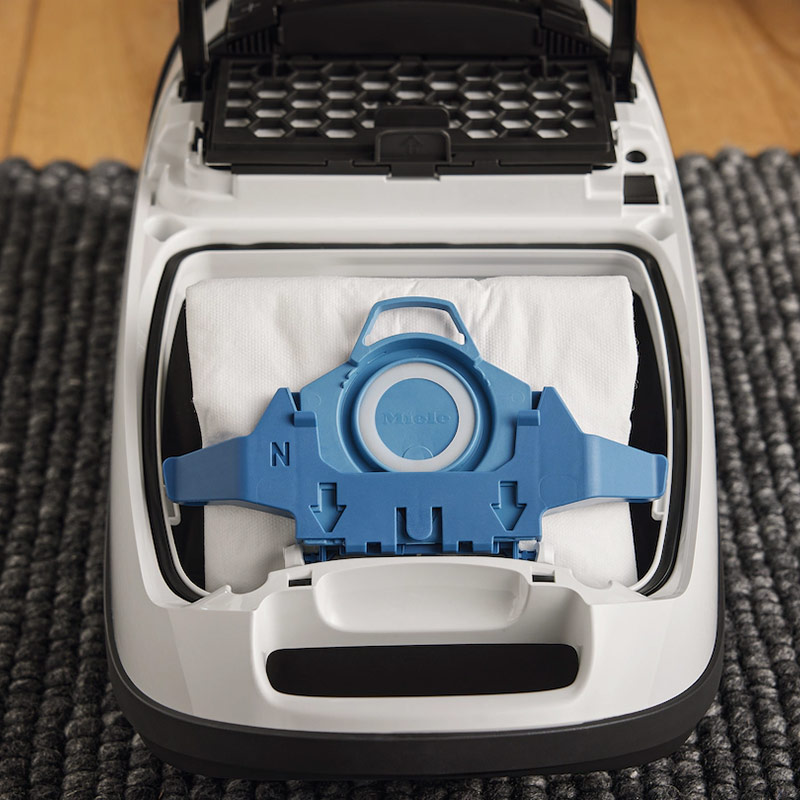 Staubbeutel Miele GN HyClean Pure im Staubsauger Einsatz